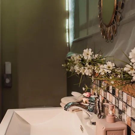 Maison D'hote Les Notes Endormie Secrete Berzee