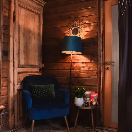 ベッド・アンド・ブレックファスト Maison D'hote Les Notes Endormie Secrete Berzee