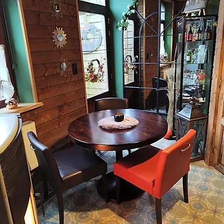 Maison D'hote Les Notes Endormie Secrete לינה וארוחת בוקר 3*